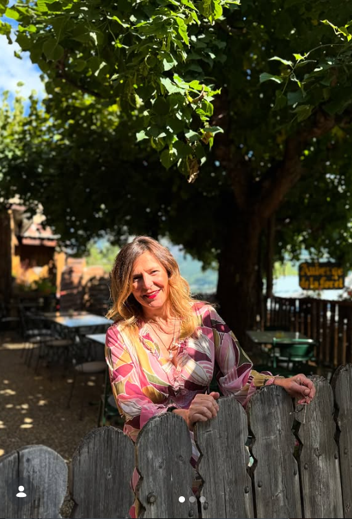 Virginie, gérante de l'Auberge de la Forêt
