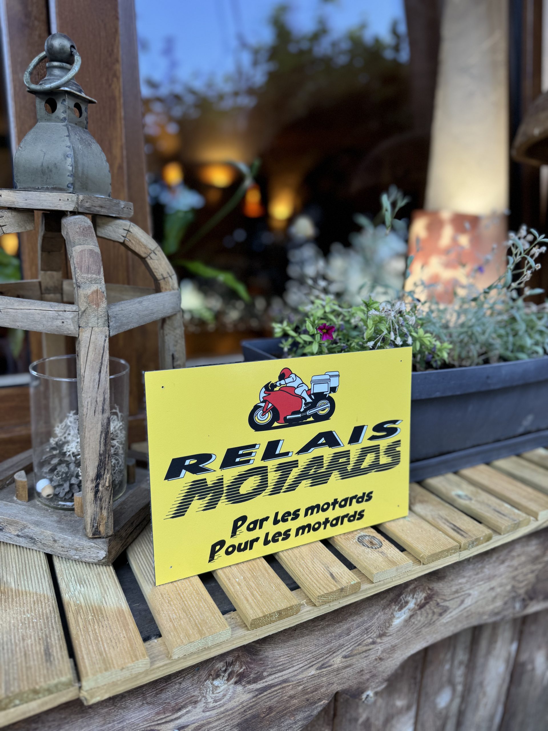 Motos à l'Auberge de la Forêt
